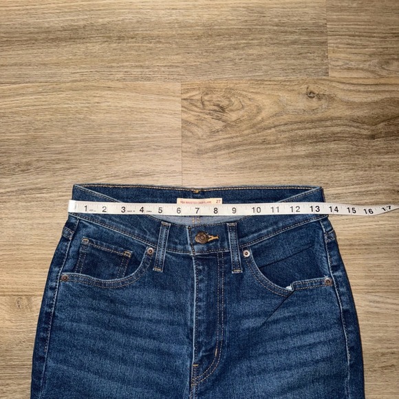 Levi's High Waisted Crop Flare Dark Wash Women's 27 - Picture 3 of 9